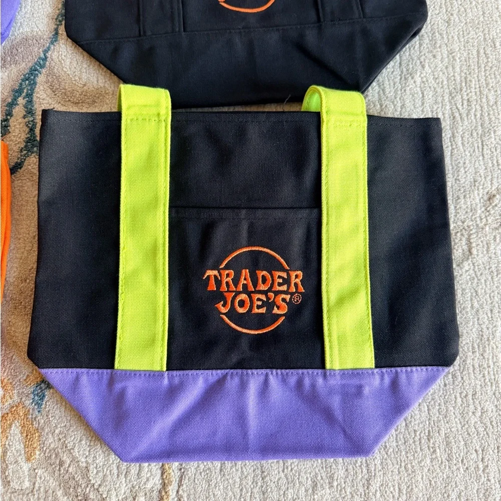 4x Trader Joe’s mini Canvas halloween theme shopping tote bags.